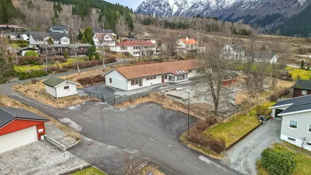 Porsevegen 8, Ørsta