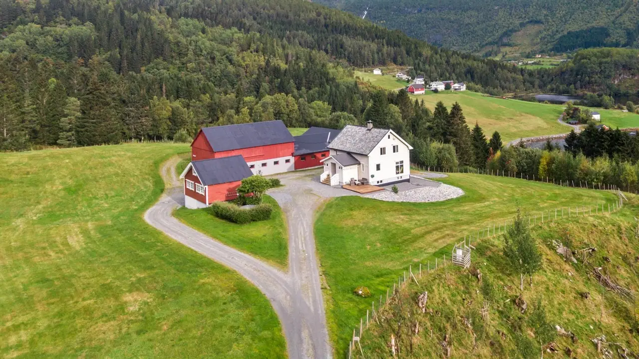 Høydalsvegen 1692, Austefjorden